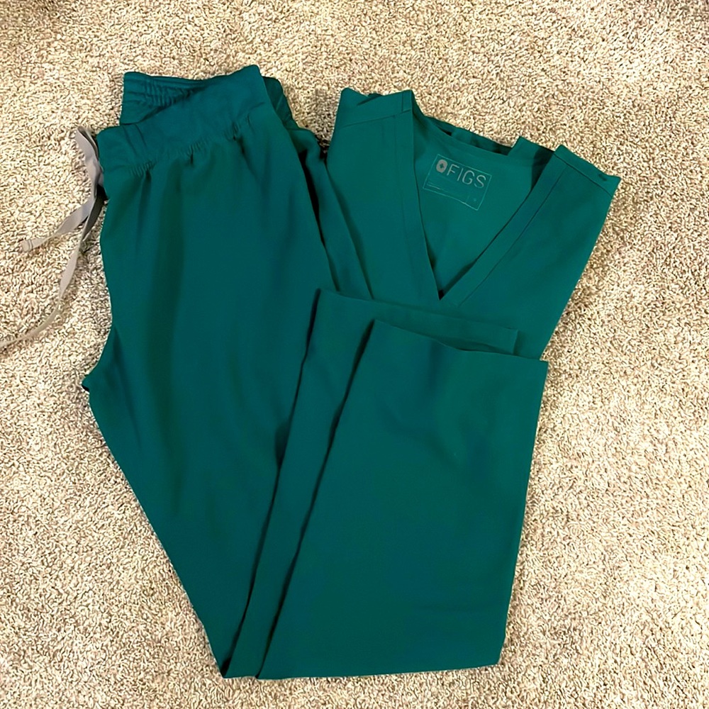 Womens FIGS scrubs
